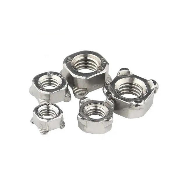 Đai ốc hàn 4 chân